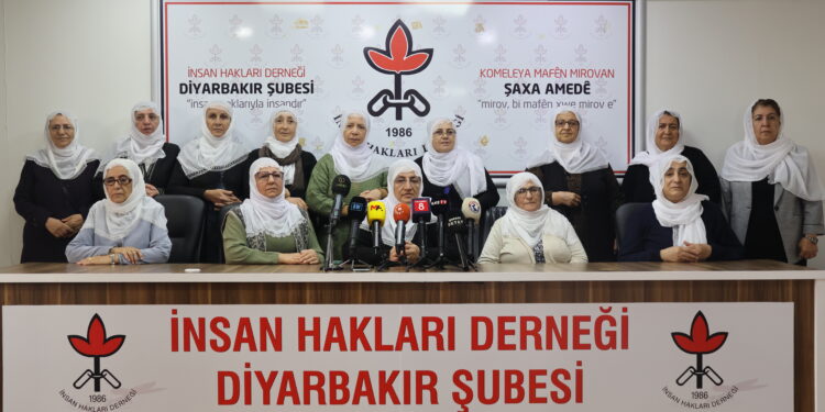 Dayîkên Aştiyê diçin Enqerê û ‘Konê Aştiyê’ vedidin