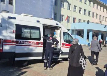 Li dibistanek Stenbolê 6 xwendekar hatin kêrkirin