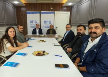 Tuncer Bakirhan li Amedê serdana saziyên rojnamegeran kir