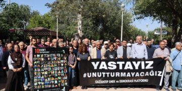 Qurbaniyên 10ê Cotmehê li 4 bajaran hatin bibîranîn