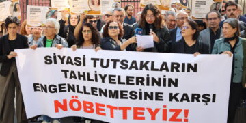 Verê Wezaretî de veng dîya: Rayîrê aştîye zîndanan ra vîyareno