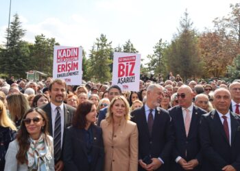 Saziyên rojnamegeran li ber AYMê bang kir: Divê li dijî sansurê xeta têkoşînê bê avkirin