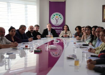 Hevserokên DEM Partiyê bi HDKê û pêkhateyên xwe re civiya