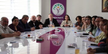 Hevserokên DEM Partiyê bi HDKê û pêkhateyên xwe re civiya