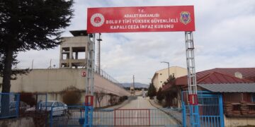 Li Girtîgeha Bolûyê zimanê Kurdî tê astengkirin