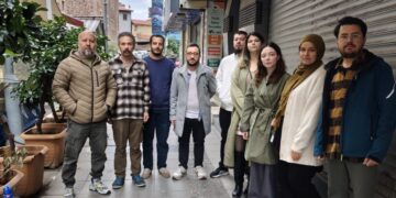 Li Îzmîrê 12 rojnameger ji kar hatin derxistin