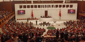Numan Kurtulmuş: Pêdivî bi destûreke bingehîn a demokratîk heye
