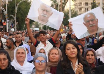 Li Riha, Semsûr û Dîlokê meşên girseyî: Azadiya Abdullah Ocalan daxwaza hevpar e