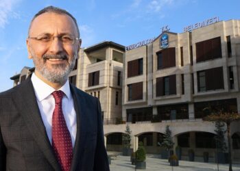 Şaredarê Eyupsultanê jî di nav de 28 kes hatin binçavkirin