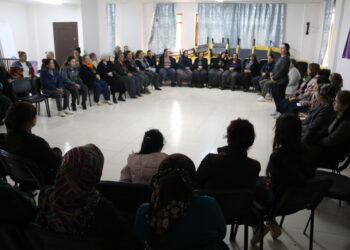 Meclisa Jinan a DEM Partiyê li Bûlamê bi jinan re civiya