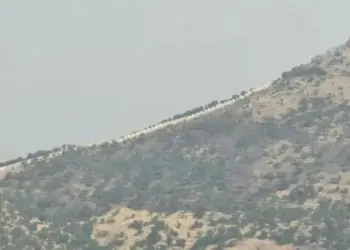 Îran di navbera Başûr û Rojhilat de dîwar lê dike