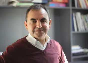 Ercument Akdenîz: Li dijî astengî û sansurê pêdivî bi konferans û mitîngekê heye