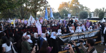 Li Stenbolê meşa li dijî komployê: Azadiya Abdullah Ocalan pêwîstiyeke û nayê paşxistin