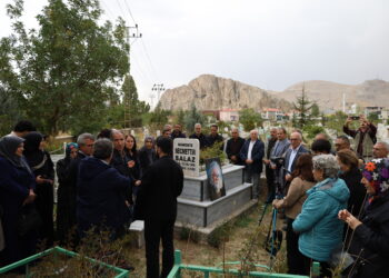 Rojnameger Salaz li ser gora xwe hate bibîranîn